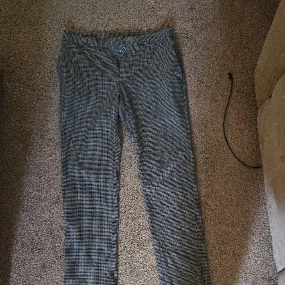 Tommy Hilfiger Gray Chinos Versatile and Stylish